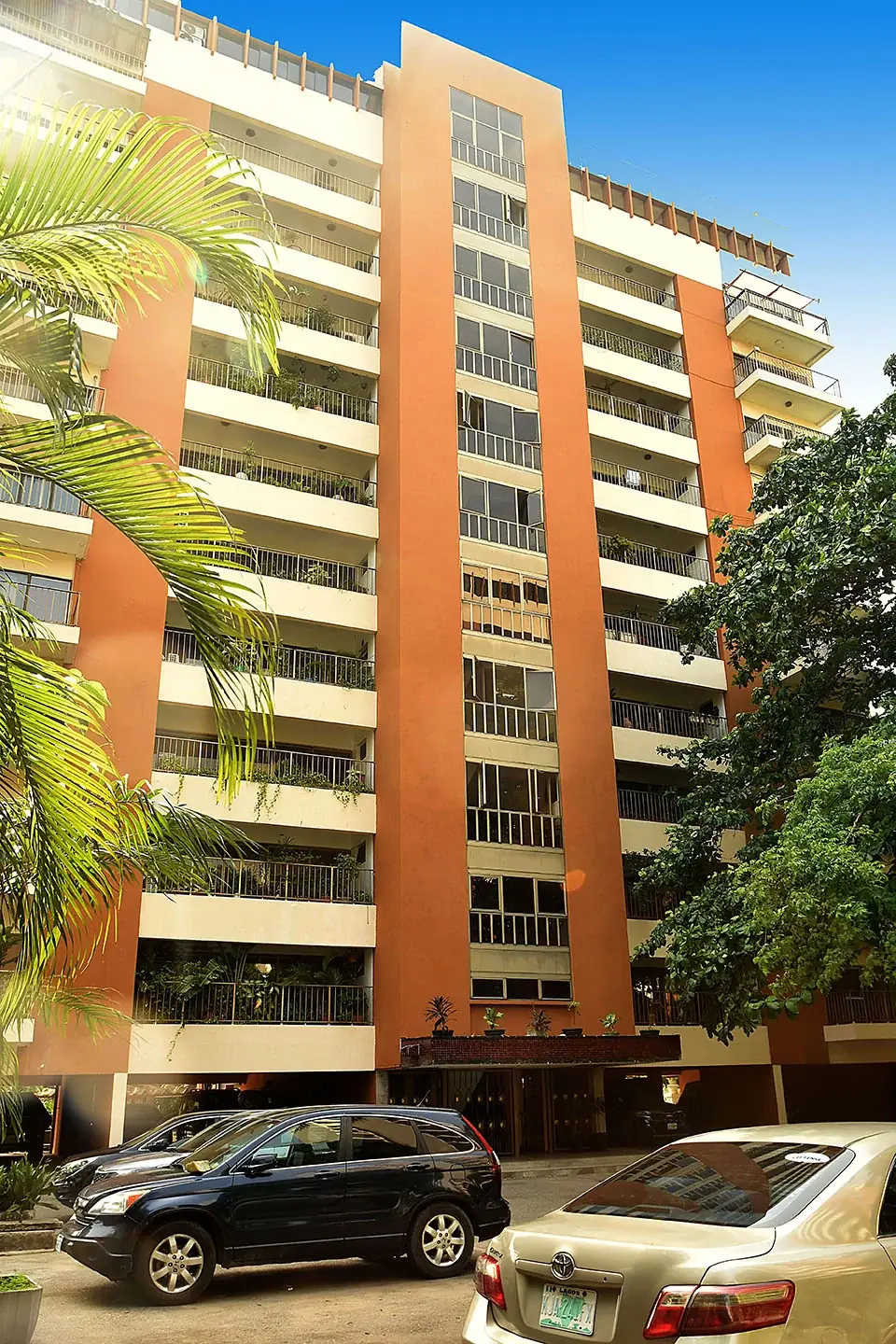 Residential tower finished with Septem Paints