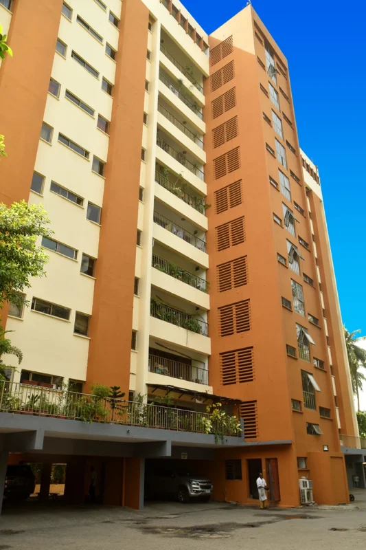 Ikoyi Crescent, Ikoyi, Lagos painted with Septem Paints, view 2